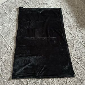 Black soft throw blanket